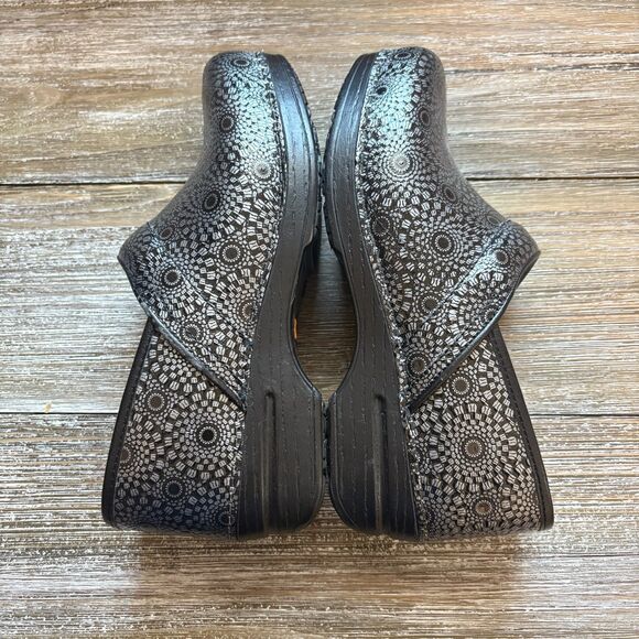 Dansko Women's XP Professional Clog Size 39 Black Gray Medallion Print Comfort - Picture 4 of 6
